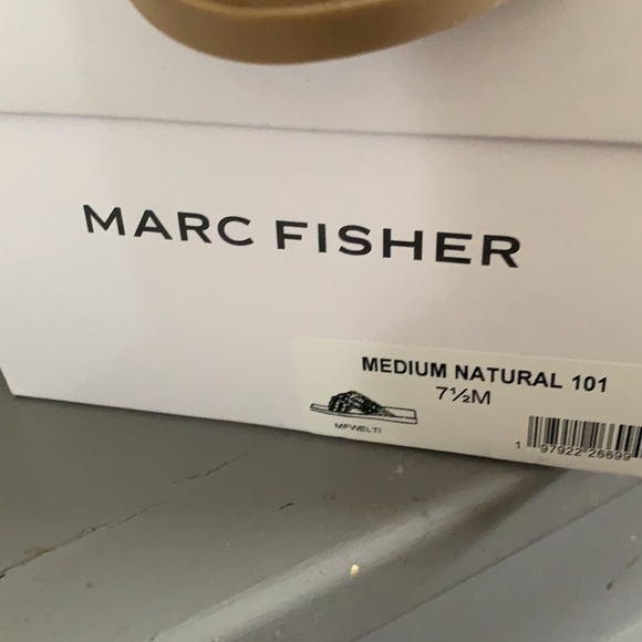 Marc fisher - Picture 3 of 3